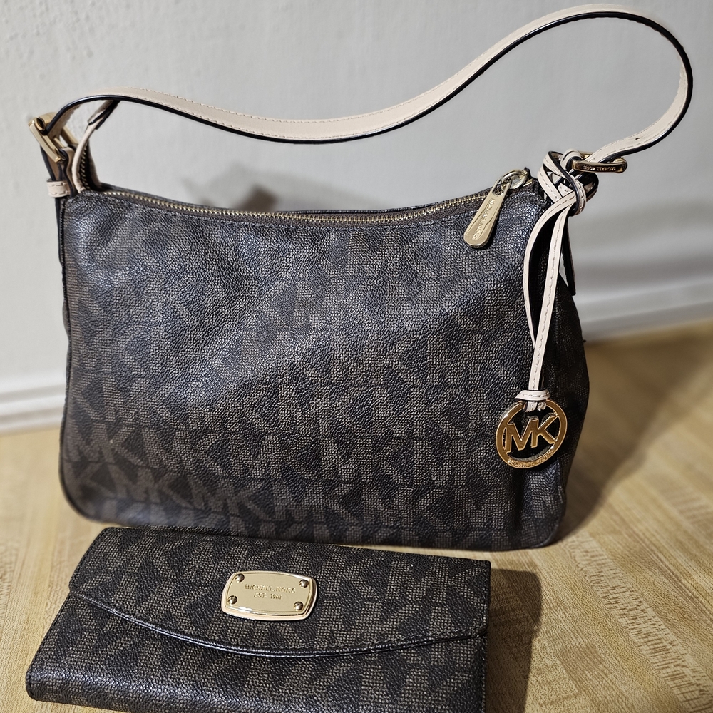 Michael Kors Brown Shoulder Bag with Signature Style